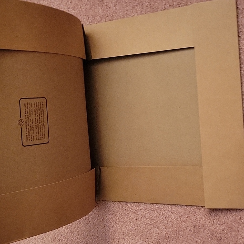 Coach Box - Picture 3 of 7